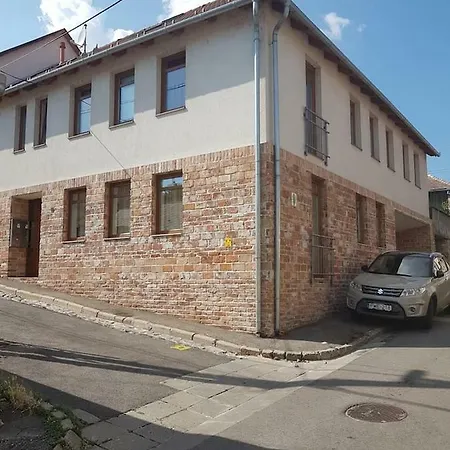 Koezponthoz Koezeli - Cool Tettye