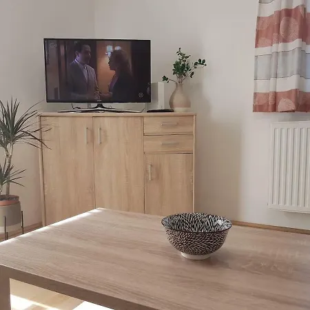 Koezponthoz Koezeli - Cool Tettye Peçuy