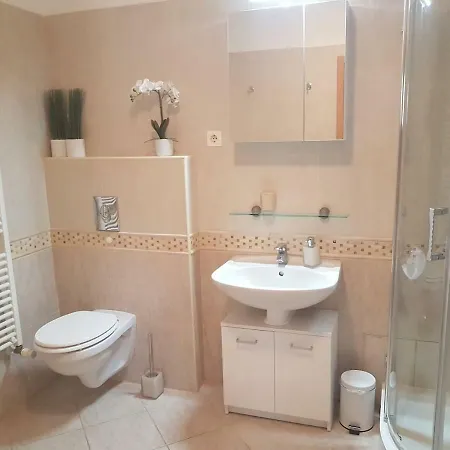 Koezponthoz Koezeli - Cool Tettye *