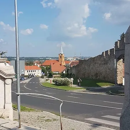 Daire Koezponthoz Koezeli - Cool Tettye