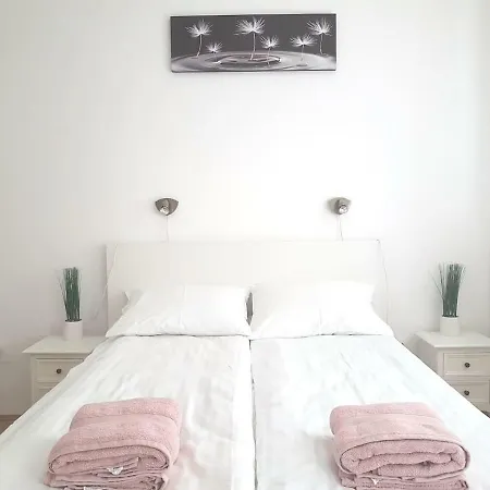 Apartment Koezponthoz Koezeli - Cool Tettye Pécs