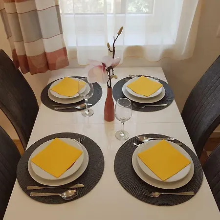 Koezponthoz Koezeli - Cool Tettye Apartment