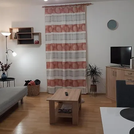 Koezponthoz Koezeli - Cool Tettye Apartment *