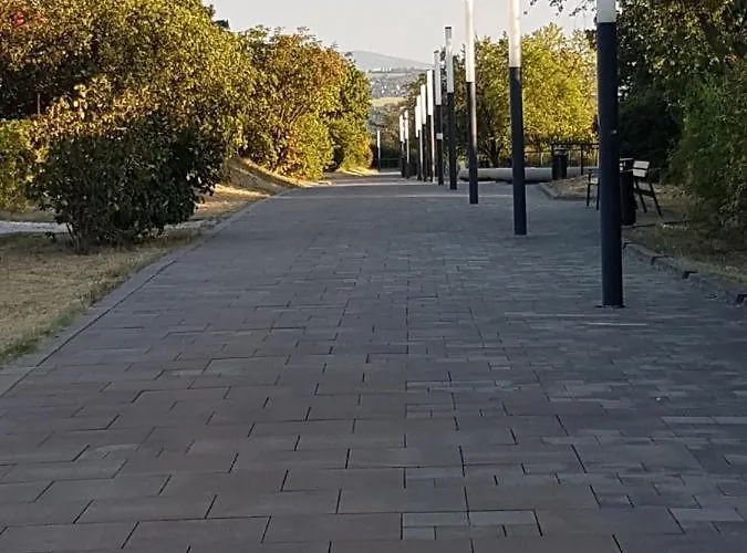 Koezponthoz Koezeli - Cool Tettye