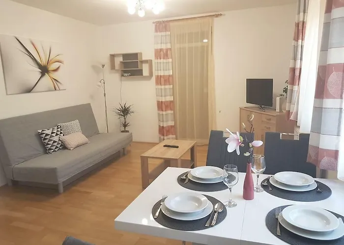 Koezponthoz Koezeli - Cool Tettye