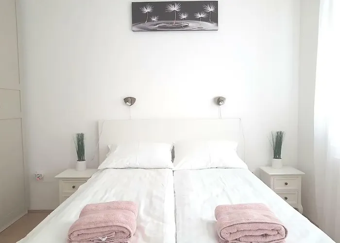 Apartament Koezponthoz Koezeli - Cool Tettye Pécs